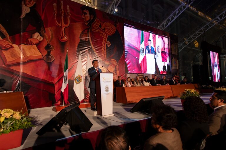 Presenta Juan Martínez Flores Tercer Informe de Actividades