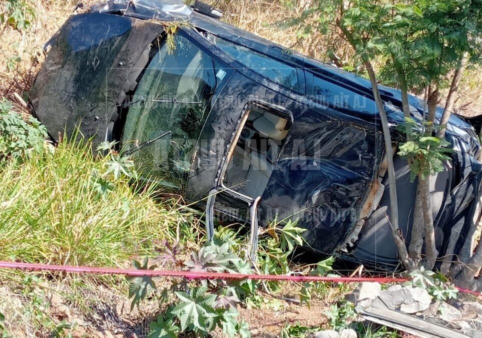 Vehículo particular se sale de la autopista Puebla- Orizaba