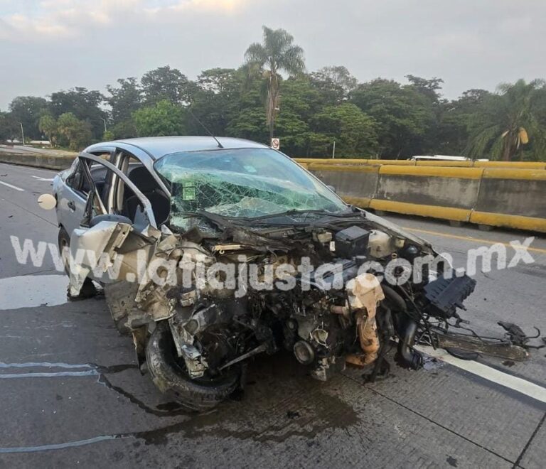 SE ACCIDENTA AUTOMÓVIL EN LA ORIZABA-CÓRDOBA; RESULTA LESIONADA UNA ASISTENTE MEDICO DEL IMSS