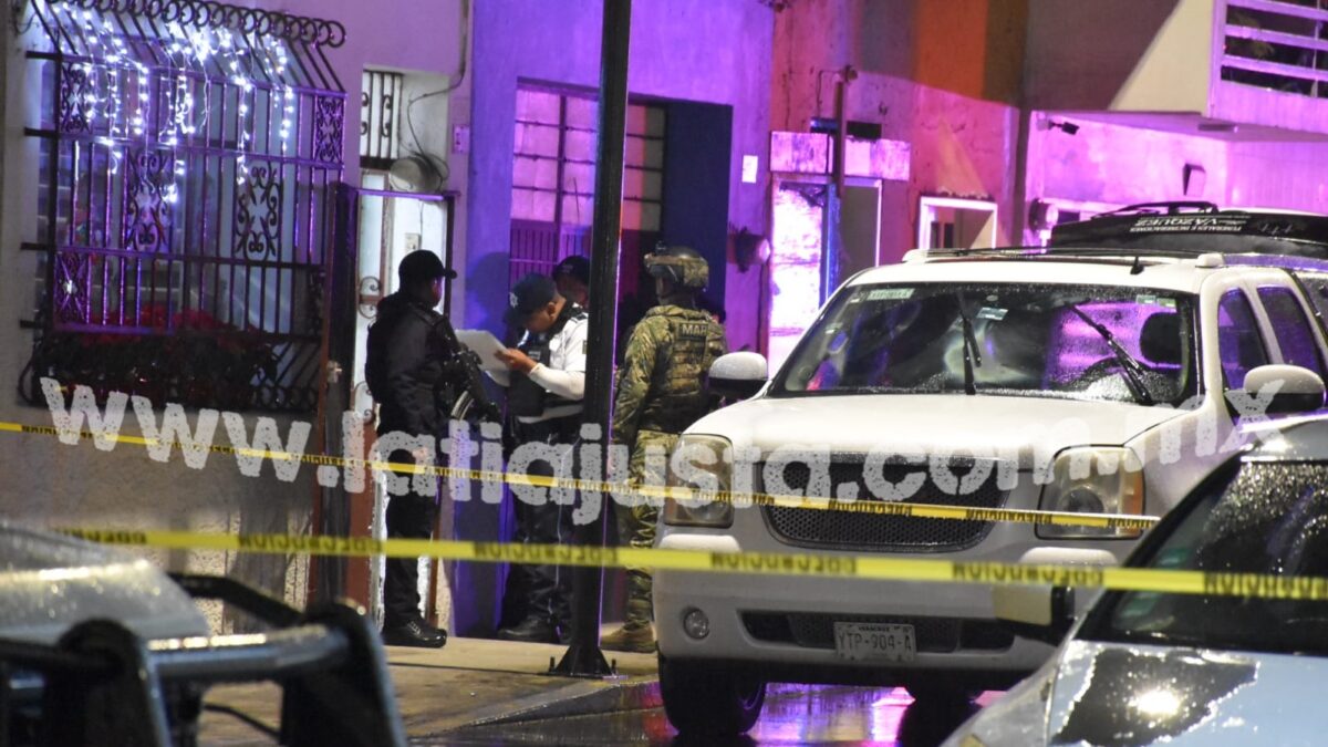 DECIDE ESCAPA POR LA PU3RTA FALSA M3T1ÉND0S3 UN D1SPAR0 DE ARMA DE FUEGO EN LA CABEZA, EN ORIZABA.