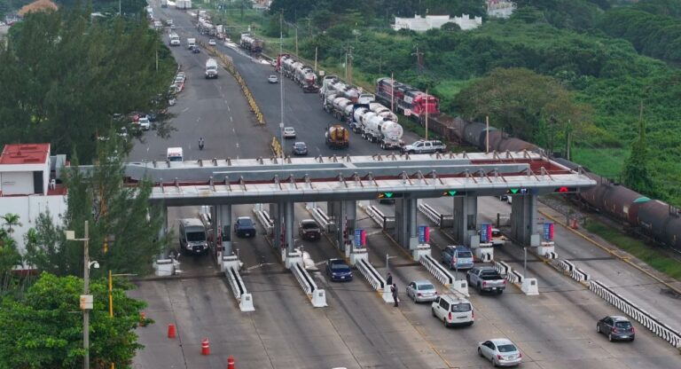 ¡ES TIEMPO DEL SUR! ELIMINA ROCÍO NAHLE COBRO EN CASETA DEL PUENTE COATZACOALCOS
