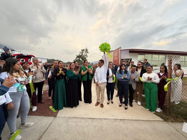 La primera universidad en Chocamán para una educación con corazón.