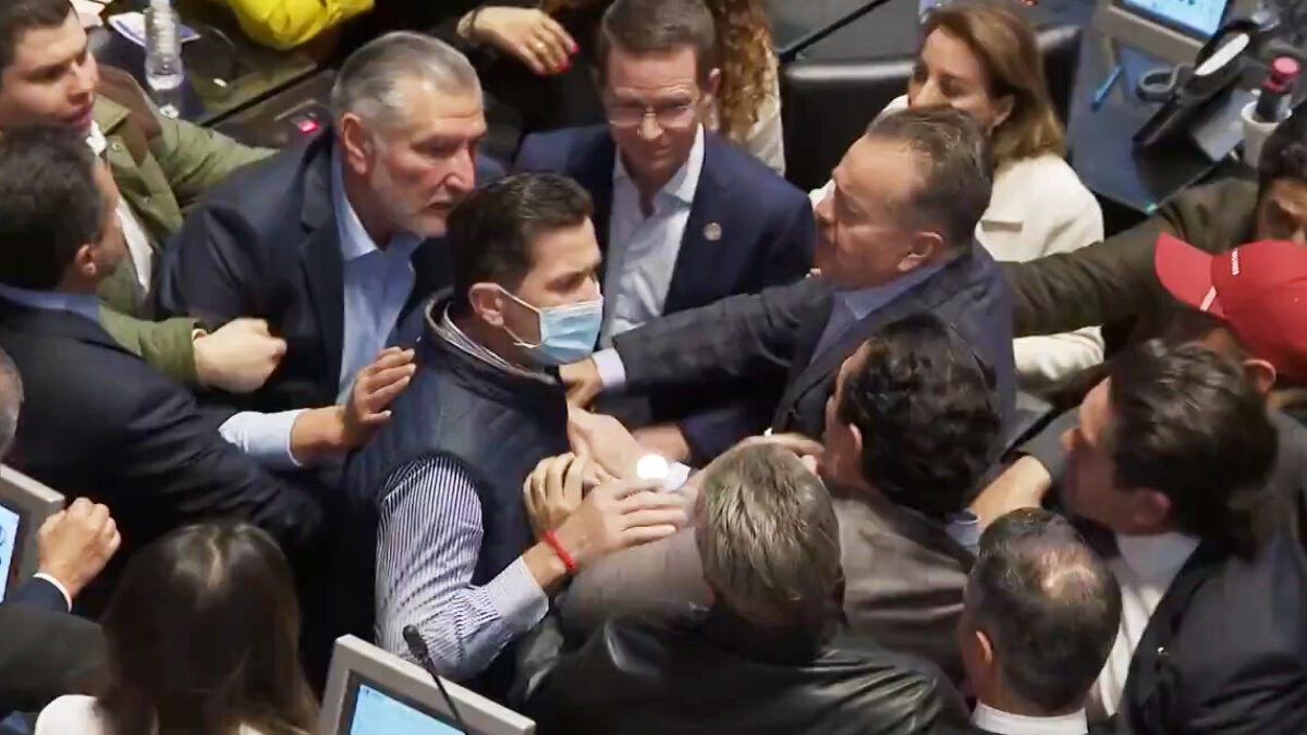 Bronca en el Senado