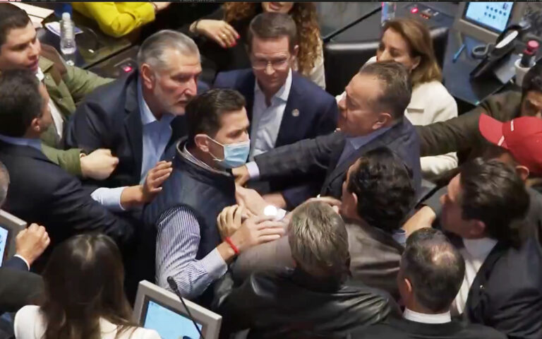 Bronca en el Senado