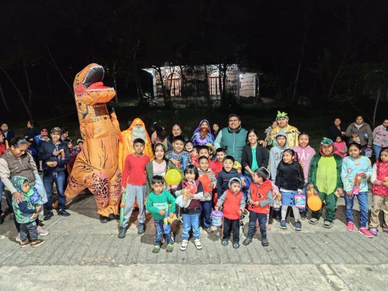 MELCHOR, GASPAR Y BALTASAR, RECORREN BARRIOS DE TLILAPAN Y ENTREGAN OBSEQUIS A CIENTOS DE NIÑOS Y NIÑAS.