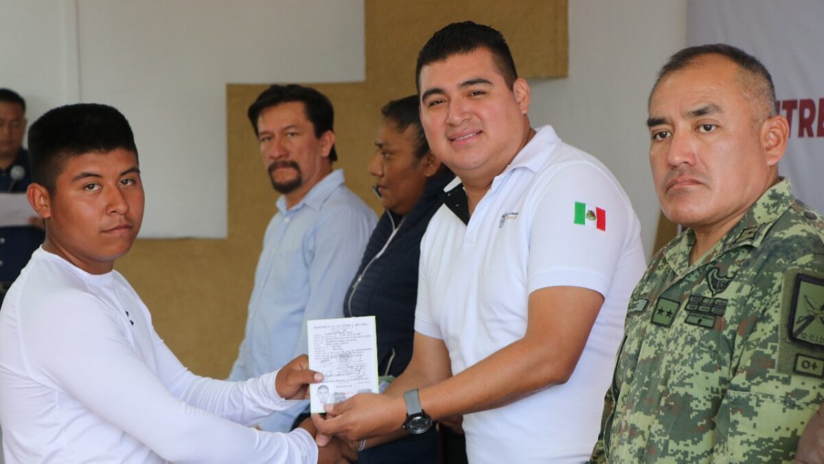 INICIA EN IXTACZOQUITLÁN, PROCESO PARA TRÁMITE DE CARTILLA MILITAR.