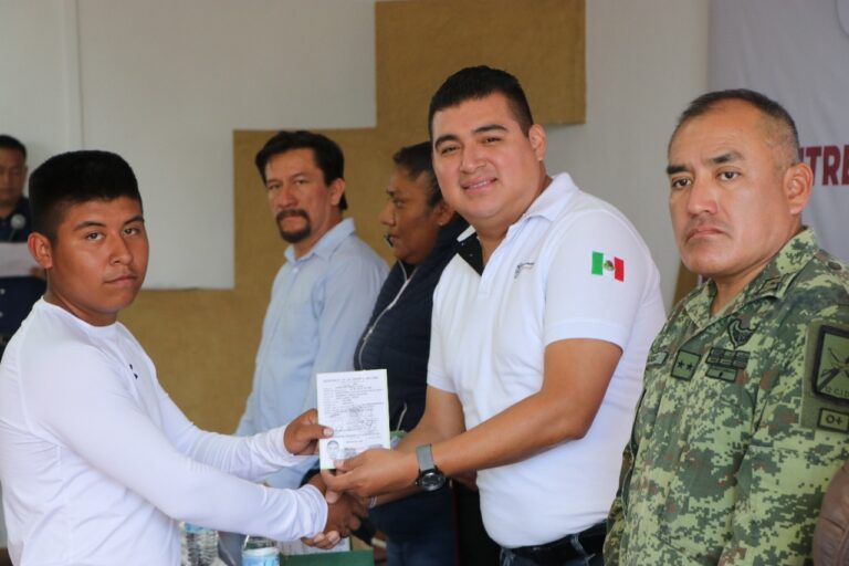 INICIA EN IXTACZOQUITLÁN, PROCESO PARA TRÁMITE DE CARTILLA MILITAR.