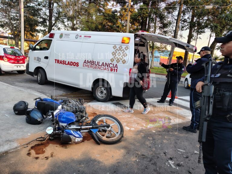 Taxi atropella a motociclista en la Avenida Cri Crí