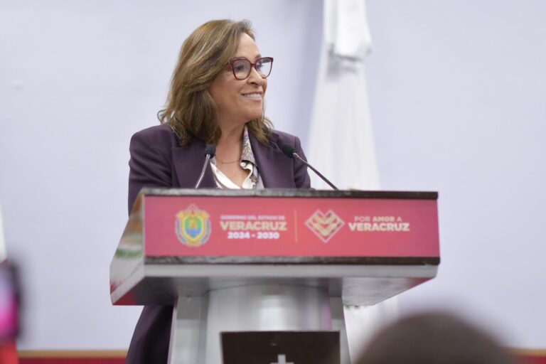Rocío Nahle cumple con la nueva Beca Concepción Quirós Pérez 