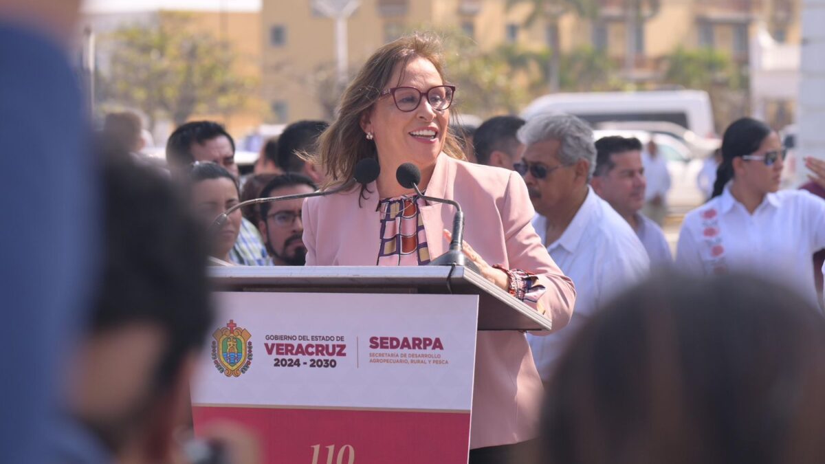 Rocío Nahle destaca el legado de la Ley Agraria en el puerto de Veracruz