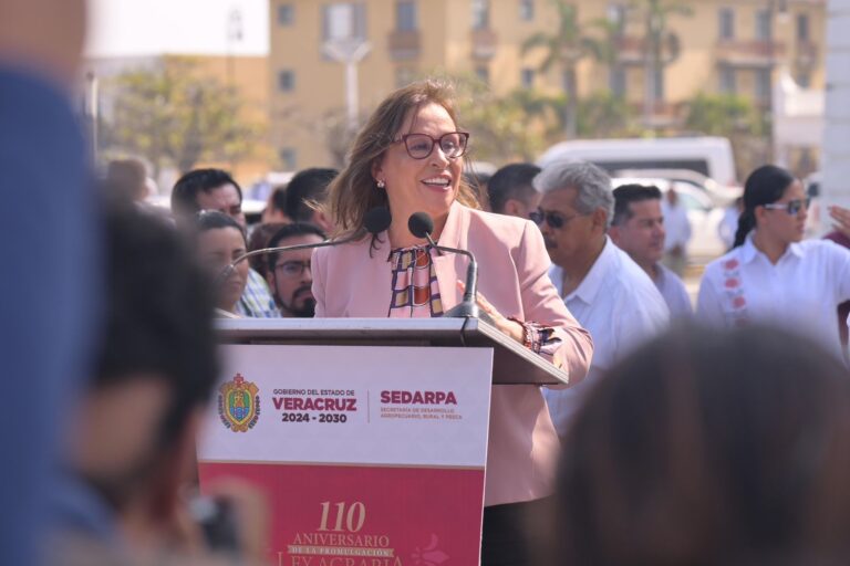 Rocío Nahle destaca el legado de la Ley Agraria en el puerto de Veracruz