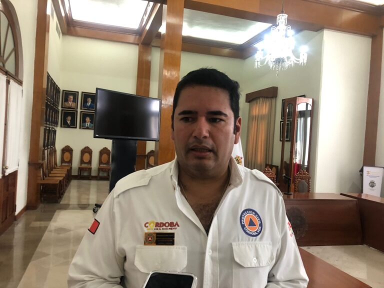 Amarre sus láminas y los calzones