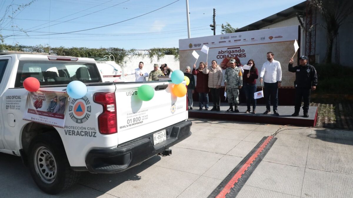 Arranca Gobierno del Estado Caravana Abrigando Corazones