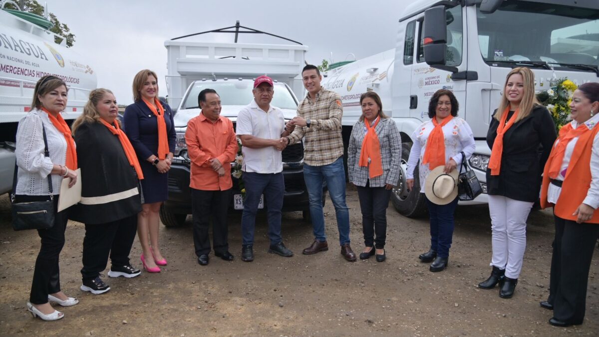 Entrega alcalde Juan Martínez unidades nuevas a Hidrosistema de Córdoba