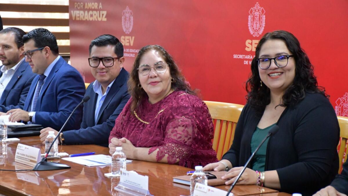 SEV y sindicatos reiteran diálogo permanente y construcción de acuerdos para fortalecer el sistema educativo