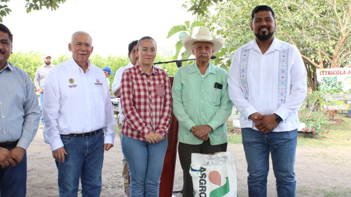 Productores de Tierra Blanca y Tlalixcoyan reciben semillas de maíz