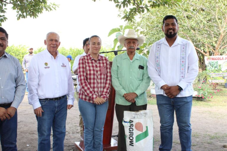 Productores de Tierra Blanca y Tlalixcoyan reciben semillas de maíz
