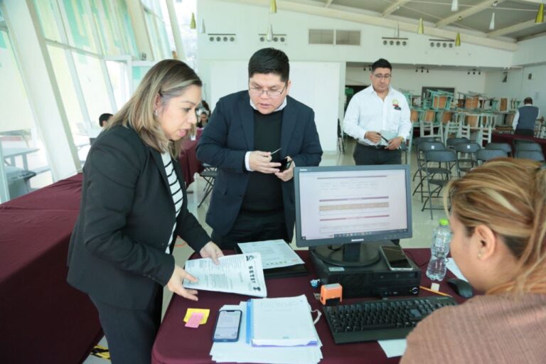SEV instala mesas de atención a docentes