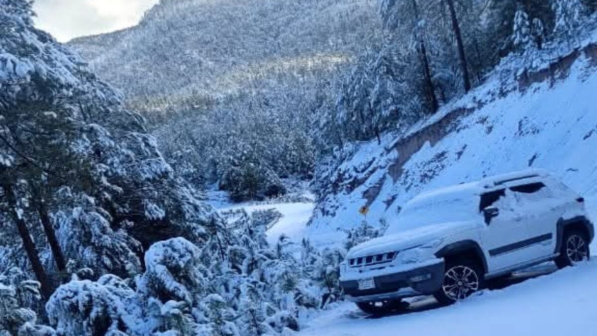 Cierran 23 tramos carreteros por nevadas en Chihuahua