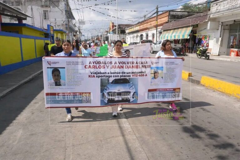 Marchan en Paso del Macho por desaparición de Carlos Neri y su hermano