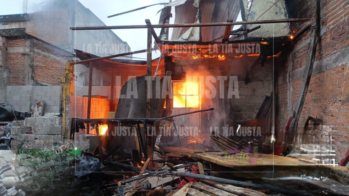 Incendio devasta domicilio en Cerritos