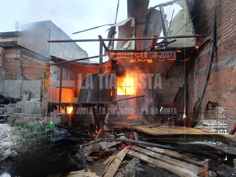 Incendio devasta domicilio en Cerritos