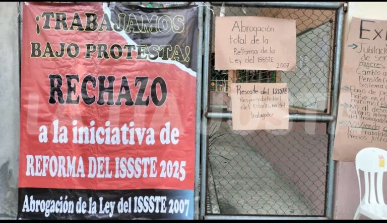 SE MANIFIESTAN MAESTROS DE EDUCACIÓN ESPECIAL.