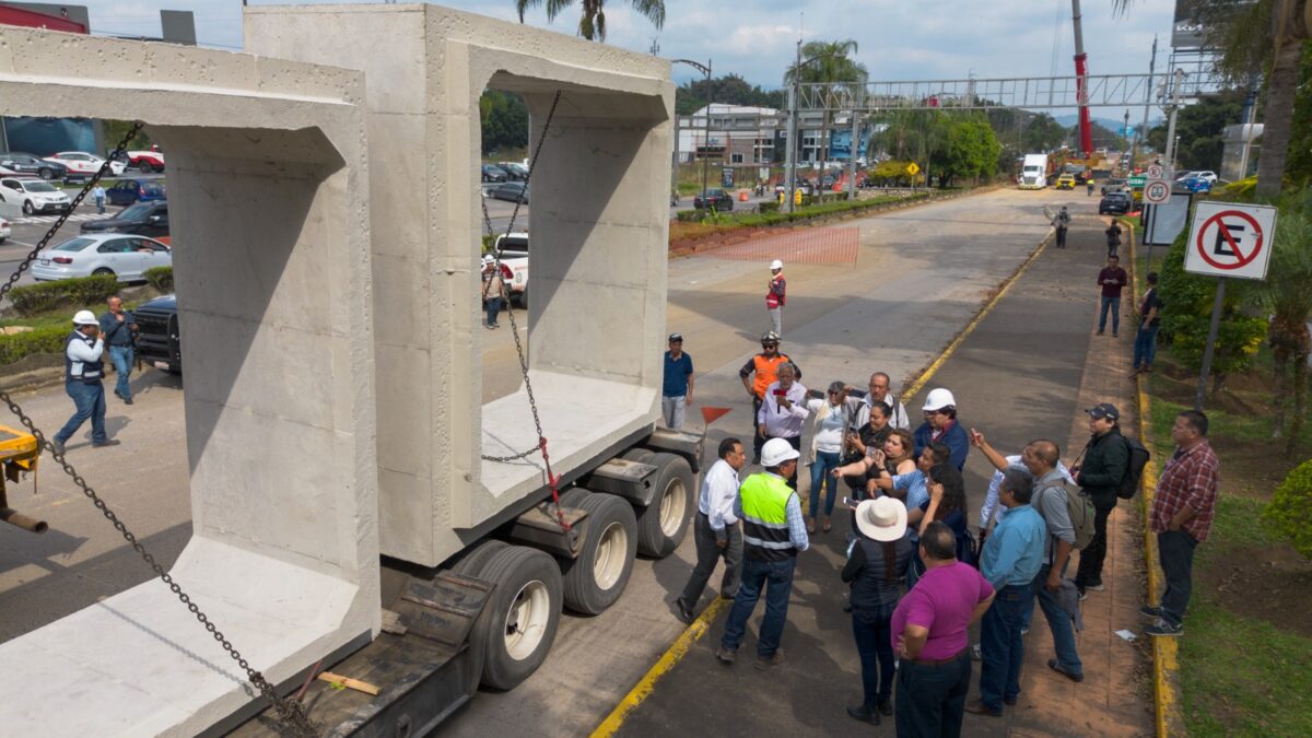 Comienza instalación de estructuras de concreto en socavón del boulevard Tratados de Córdoba