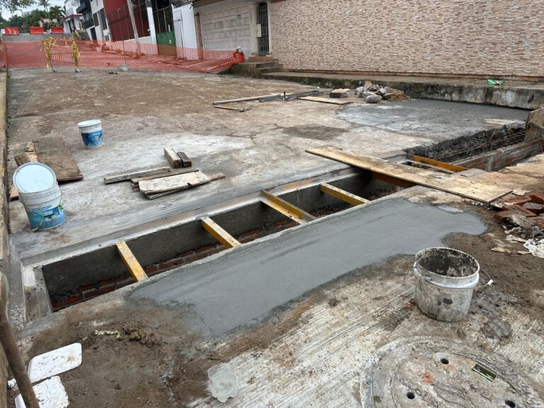 Avanza reparación de infraestructura sanitaria en la avenida 9 bis.