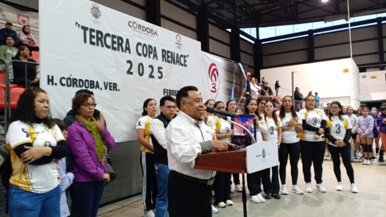 Autoridades municipales Inauguran Tercera Copa Renace 2025