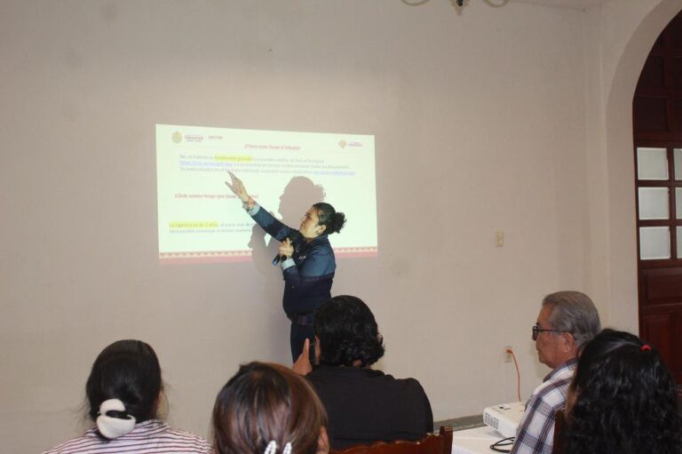 Capacita SECTUR a Tlacotalpan en calidad de servicios y hospitalidad