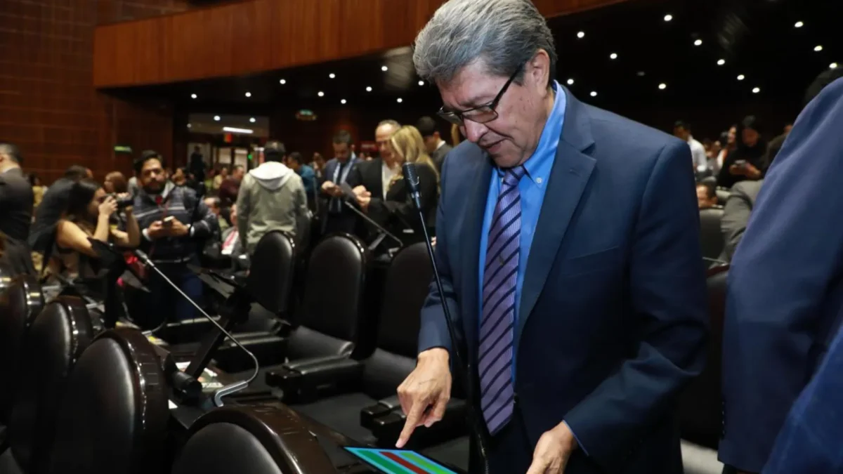 Si el PVEM no modifica posición sobre reforma contra nepotismo y no reelección, difícilmente se cambiará la minuta: Monreal