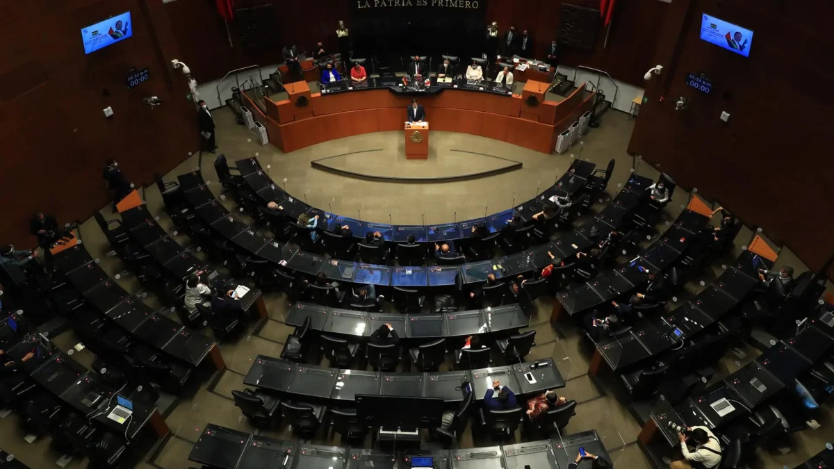 Senado aprueba reformas contra reelección y nepotismo; incluyen transitorio para que entre en vigor hasta 2030