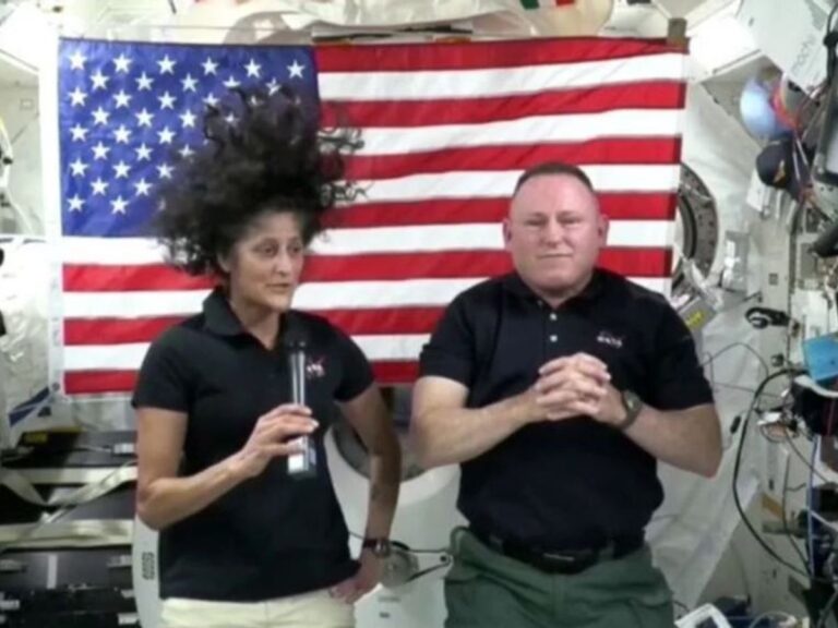 espacial de rescate de astronautas varados.