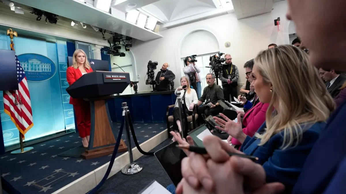 C asa Blanca impone nuevas reglas a medios y decidirá qué reporteros preguntan a Trump