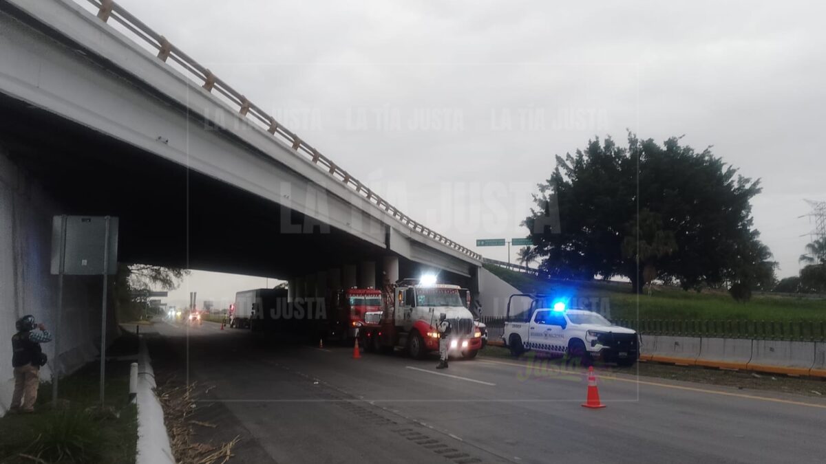 Vuelca en la autopista Córdoba – Cuitláhuac