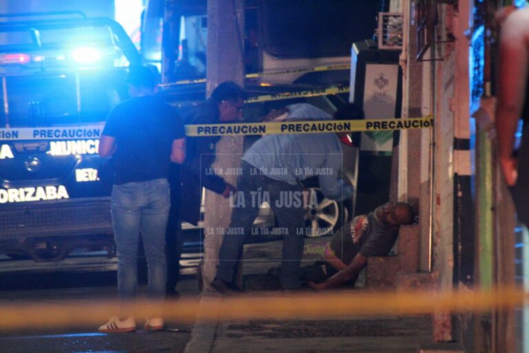 Muere hombre en la vía pública