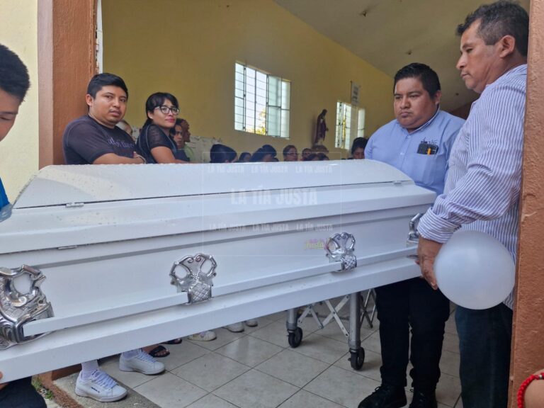 Dan último adiós a la pequeña Alondra