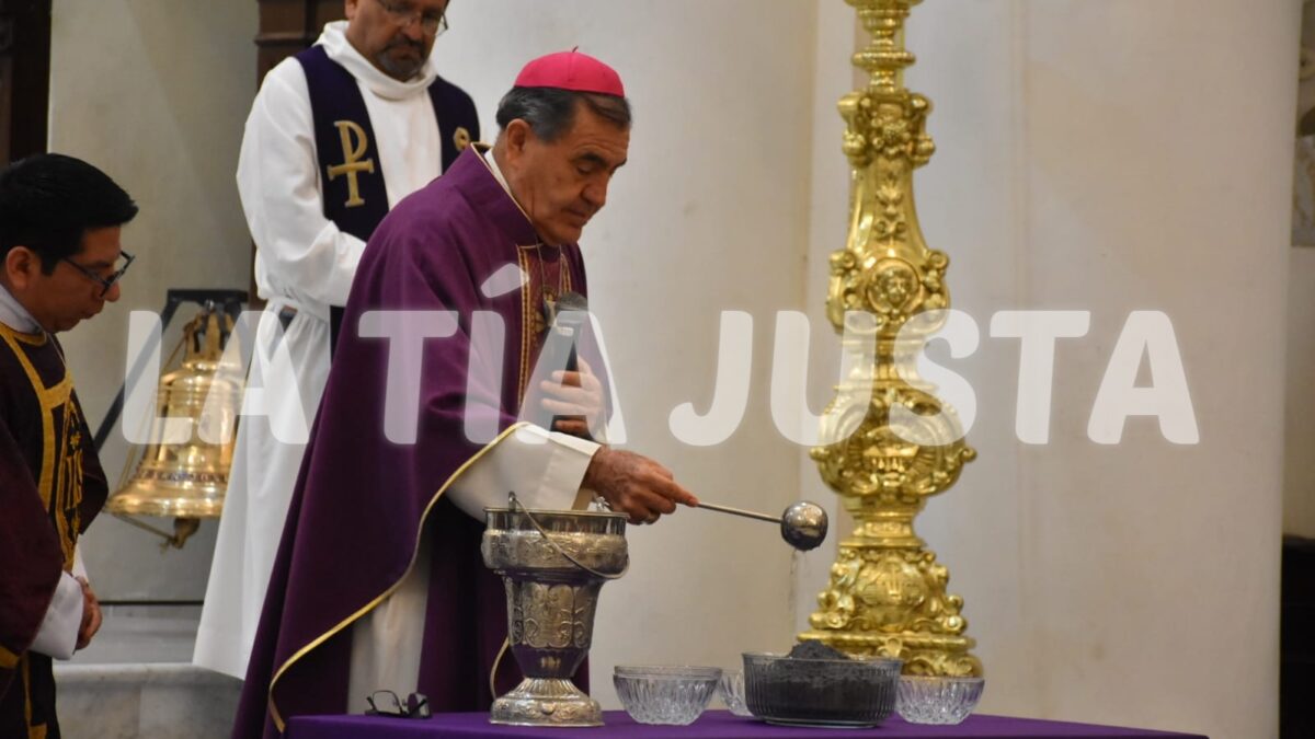 ARRANCA LA CUARESMA CON LA IMPOSICIÓN DE CENIZA EN ORIZABA.