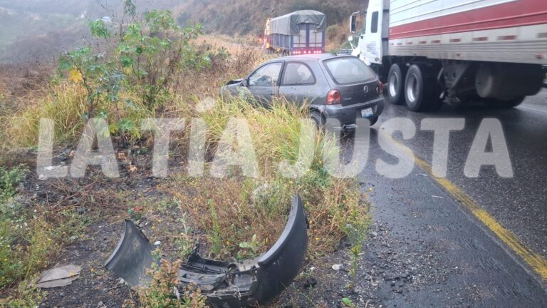SE ACCIDENTA ANTES DE LLEGAR AL TRÉBOL DE MALTRATA.