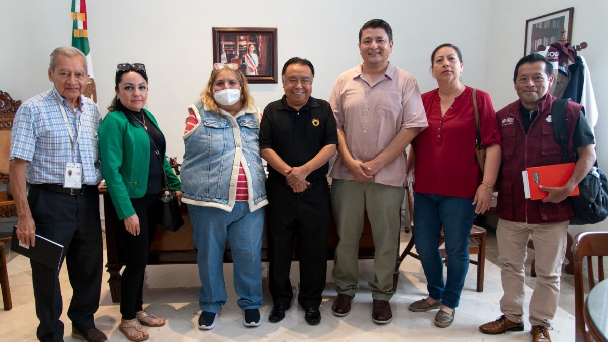 Visita coordinador del IVEA a presidente Juan Martínez, trabajaran conjuntamente