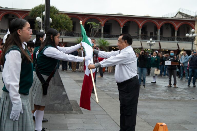 Autoridades y escuelas conmemoran el Día de la Bandera Nacional en Córdoba