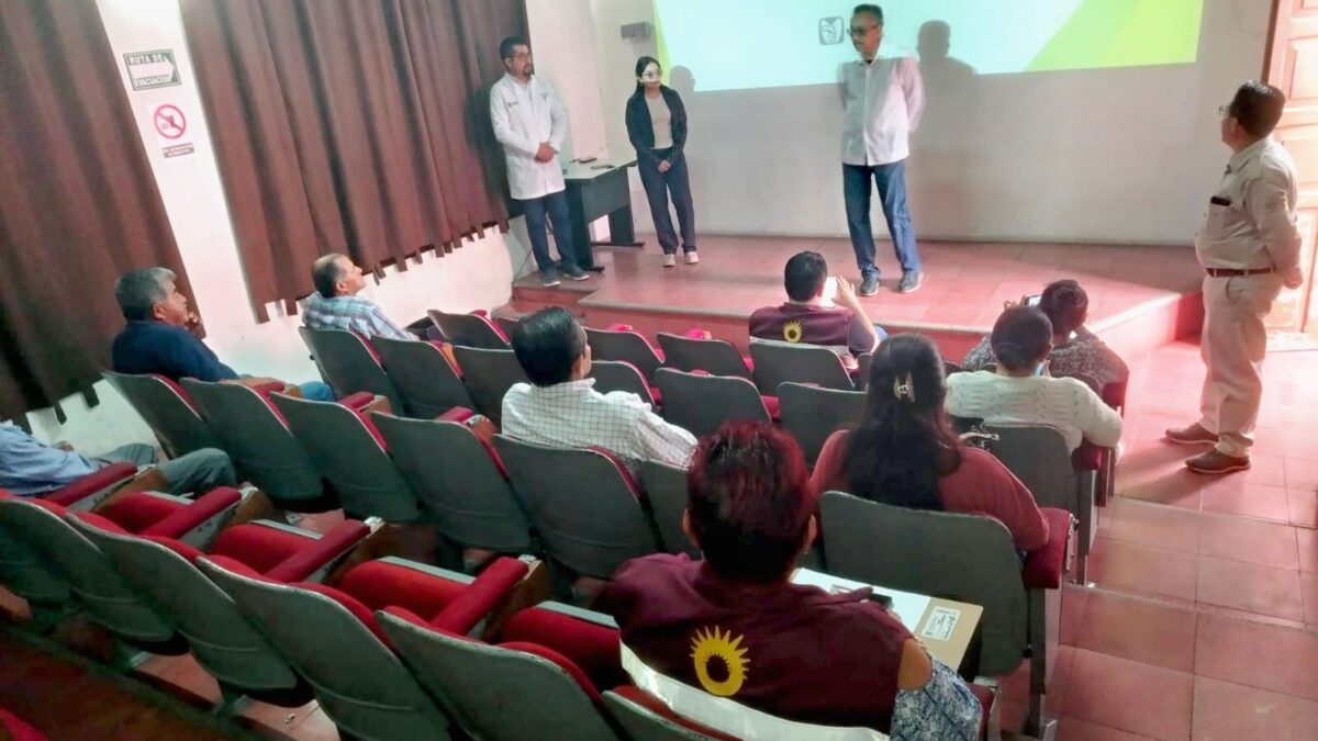 Brindan información sobre el dengue a jefes de manzana y agentes municipales
