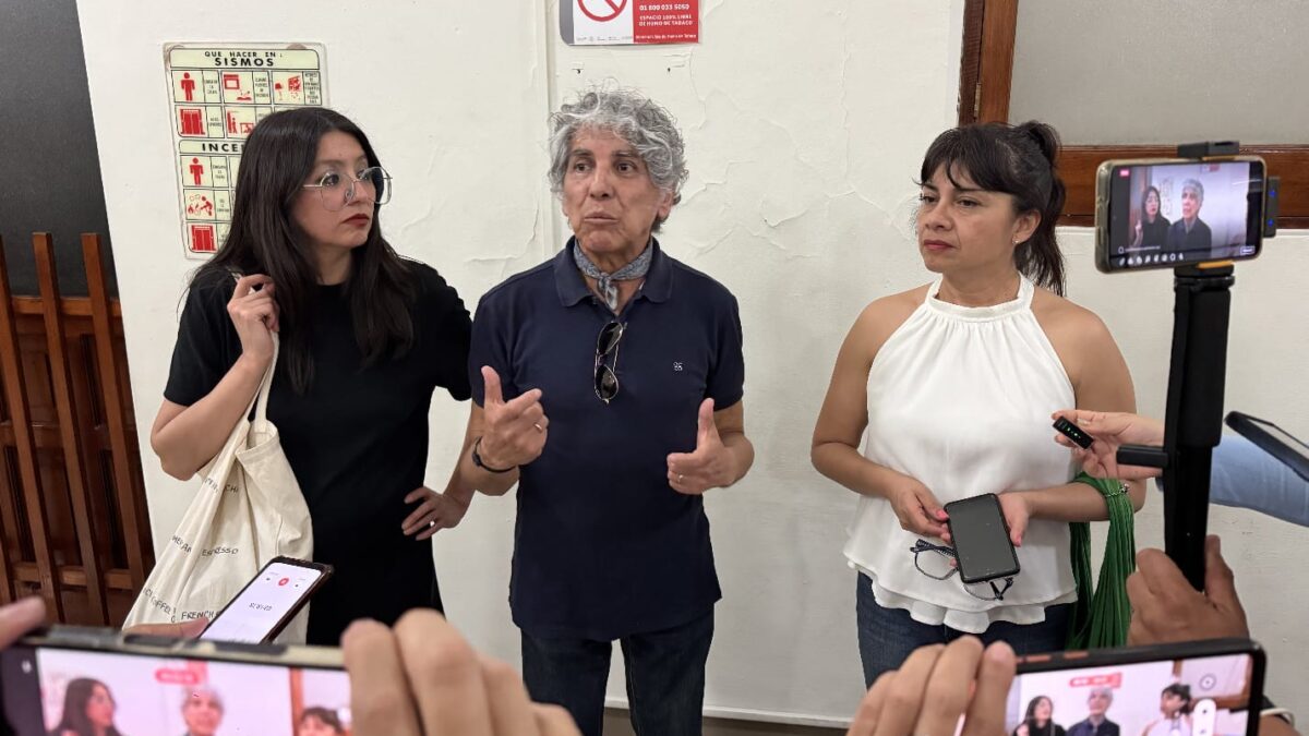 Recibe alcalde Juan Martínez Flores a especialistas del Fondo de Cultura Económica; capacitarán a docentes