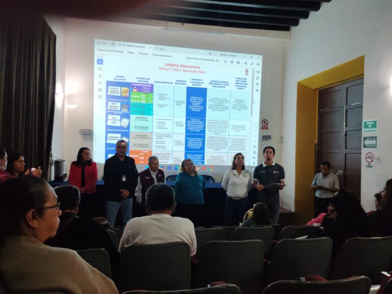 Ayuntamiento trabaja en coordinación con el IVEA para abatir rezago educativo en comunidades