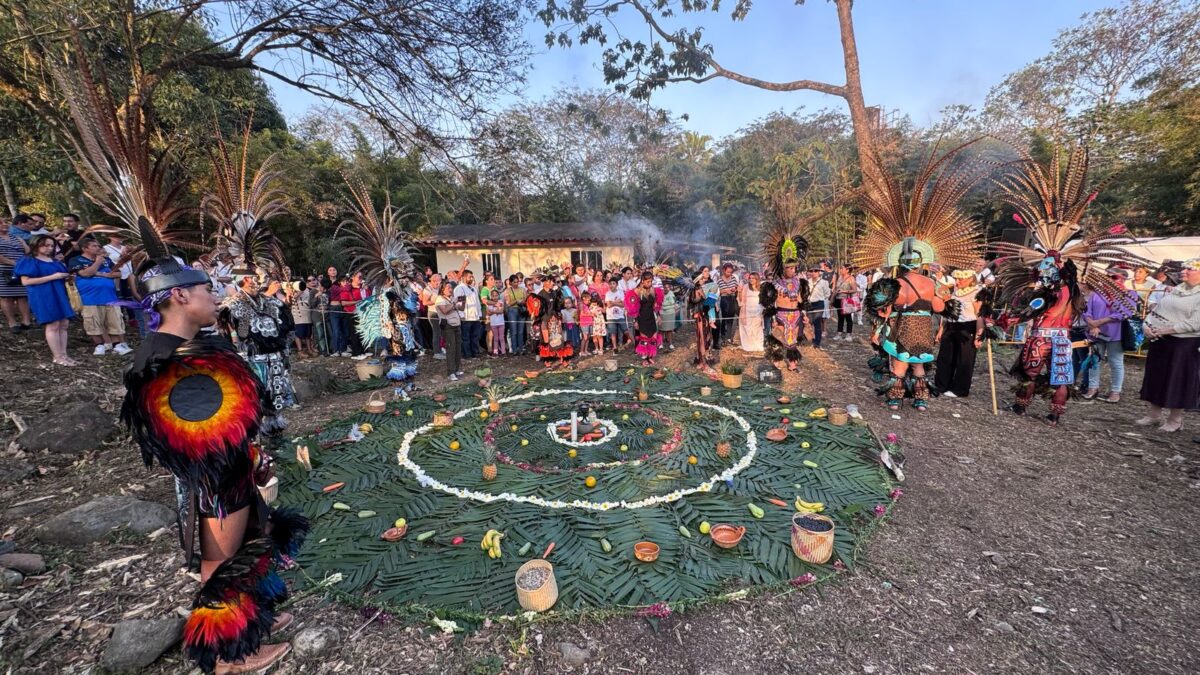 Con la presencia de la Secretaria de Cultura de Veracruz agradecen a la Madre Tierra en Xochitlallis Córdoba 2025