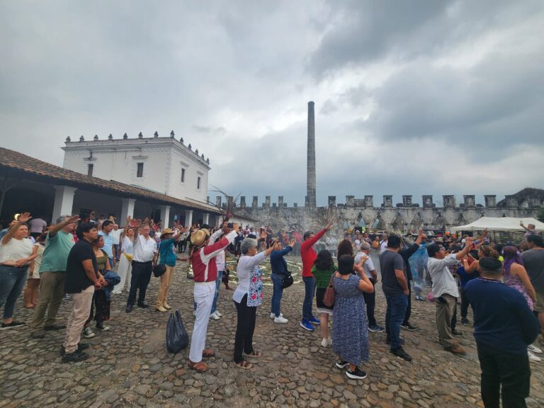 Disfrutan cordobeses y turistas la tradición en el Xochitlallis Córdoba 2025