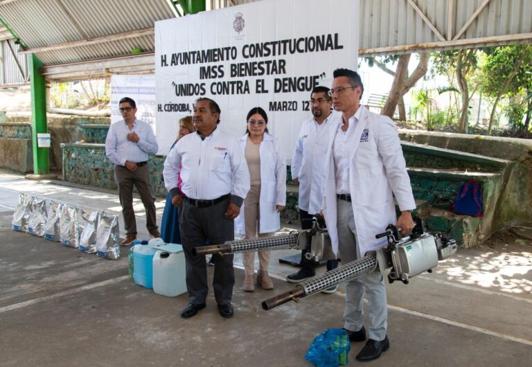 Dona Ayuntamiento insumos a IMSS Bienestar para la prevención del dengue