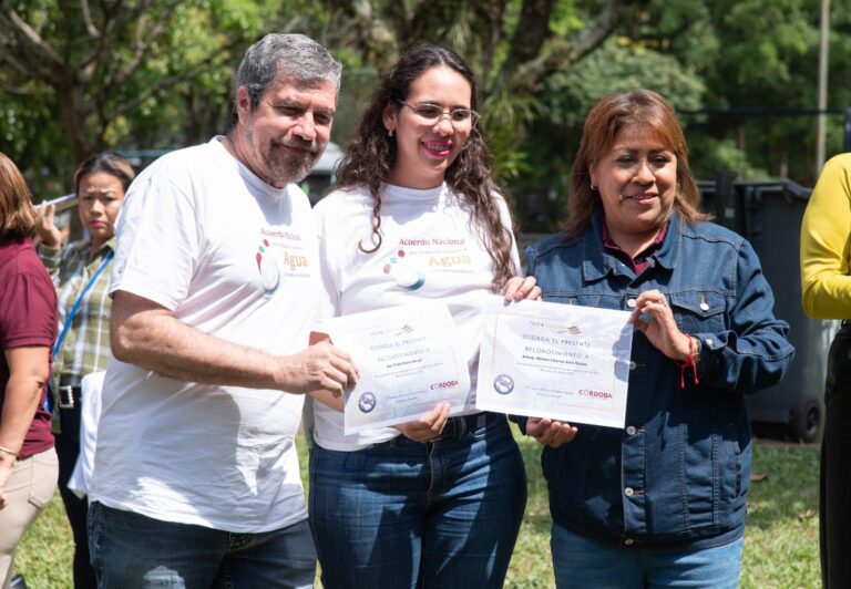 Conmemoran Día Mundial del Agua con limpieza del río del parque Alameda Murillo Vidal