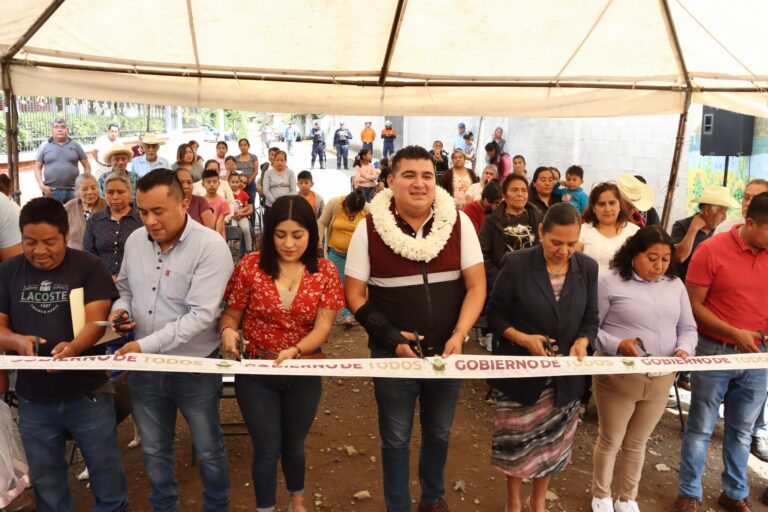 ENTREGAN OBRA DE DRENAJE SANITARIO EN ZOQUITLÁN VIEJO
